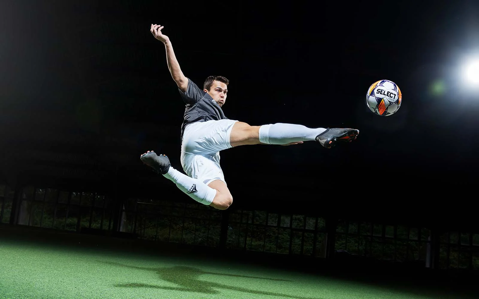 手措手不及 手措手不及